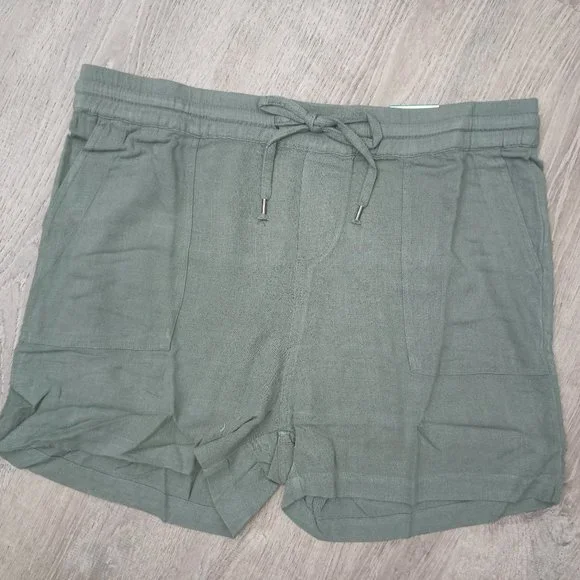 Style & Co plus Women's Tie-Front Shorts. New pale sage. 0X - Picture 2 of 5